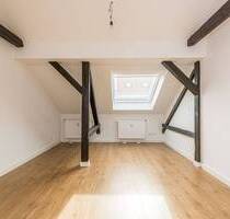 Helle 2-Zimmer-Dachgeschosswohnung mit Wohlfühlcharakter - ideal für Singles oder Paare - Leipzig Stötteritz
