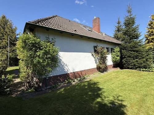 Straßenansicht/ Ost - 4 Zimmer Einfamilienhaus zum Kaufen in Jever