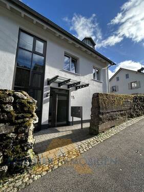 Eingangsbereich - Wohnen mit Wohlgefühl: Komfortable 3-Zi.-EG-Wohnung in idyllischer Lage von Freiburg-Günterstal