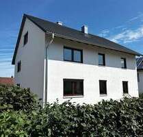 Kernsaniertes Zweifamilienhaus in ruhiger Wohnlage in Pleinfeld