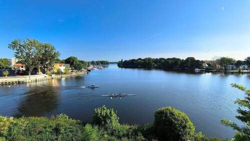 Blick aus dem Fenster - Traumhafte 4-Zi-Neubauwohnung direkt am Wasser (Erstbezug)!