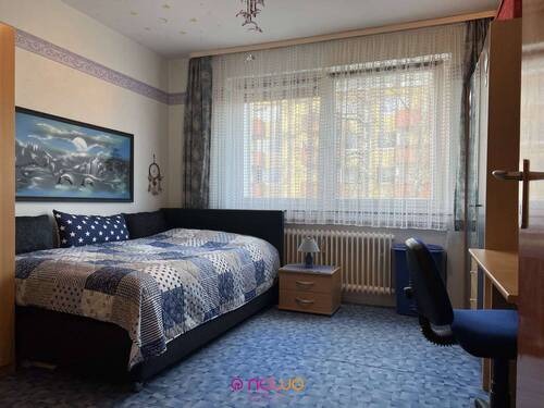 Geräumig und hell: das Schlafzimmer - 2 Zimmer Etagenwohnung zum Kaufen in Wolfenbüttel