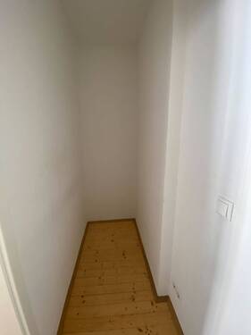 Abstellkammer - 