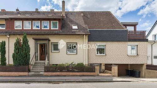 Außenansicht 2 - Großzügige Doppelhaushälfte mit zwei separaten Wohneinheiten, Garten und Doppelgarage
