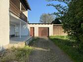 Einfahrt / Garage - 