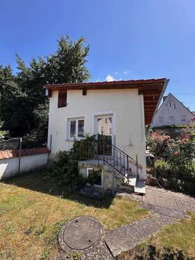 Gartenhaus außen - 4 Zimmer Etagenwohnung zum Kaufen in Gunzenhausen