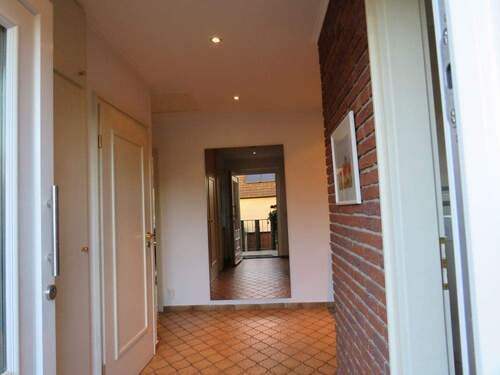 Eingangsbereich - 4 Zimmer Doppelhaushälfte zum Kaufen in Garbsen