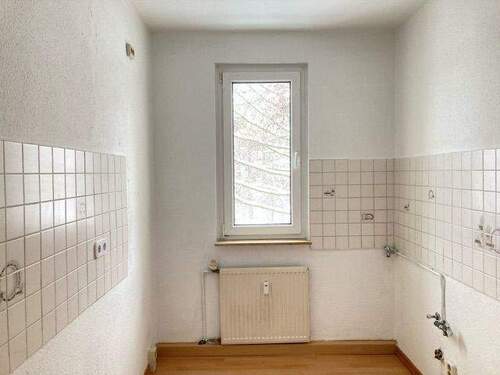 Küche mit Fenster - Etagenwohnung mit 49,80 m&sup2; in Gotha zur Miete