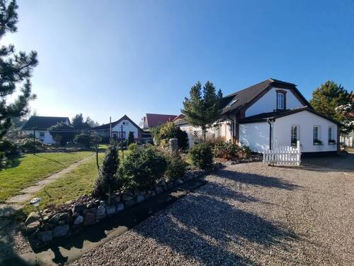 Anwesen - 9 Zimmer Mehrfamilienhaus, Wohnhaus zum Kaufen in Sagard