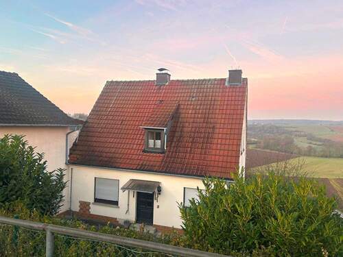 1 HF Außenansicht.jpg - 6 Zimmer Einfamilienhaus zum Kaufen in Haßfurt