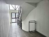 Treppenhaus - 2 Zimmer Etagenwohnung zum Kaufen in Magdeburg