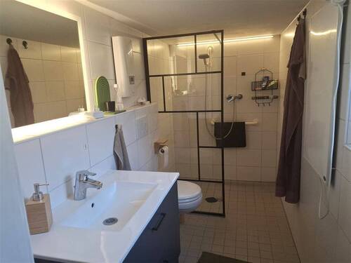 Bad mit Fenster Obergeschoss - 