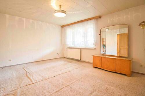 Wohnzimmer II - 7 Zimmer Doppelhaushälfte in Züssow