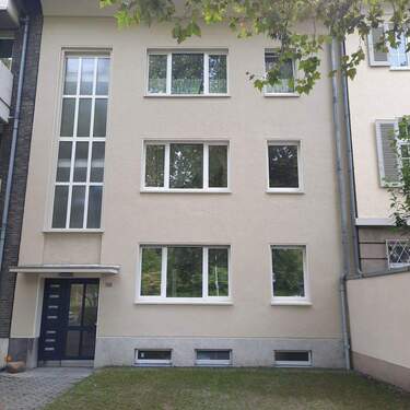 Ansicht Haus - 2 Zimmer-Wohnung 48 m2 kernsaniert, 3.OG in 41061 Mönchengladbach Innenstadt zu vermieten