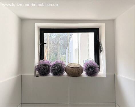 Kunden-WC (Fenster zum Garten) - 