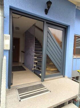 Hauseingang - 3 Zimmer Etagenwohnung zum Kaufen in Breisach am Rhein