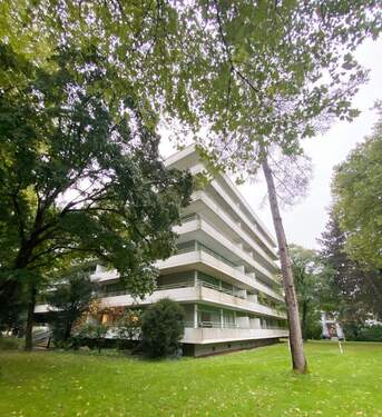 Haus - Möblierte 2-Zimmer-Wohnung mit Balkon und exklusiver Schwimmbad- & Saunanutzung in Schwabing