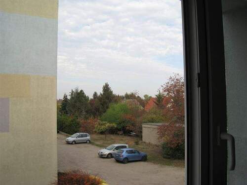 IMG_0223 - Günstige 3 Zi.-Wohnung mit Blick ins Grüne 3. OG.