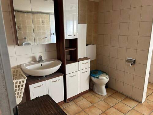 Sanitärbereich im Keller - 