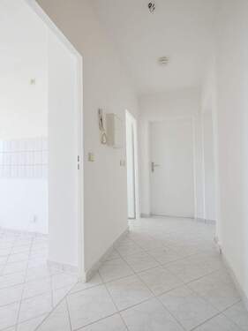 Flur - 3 Zimmer Etagenwohnung zur Miete in Neustadt in Sachsen