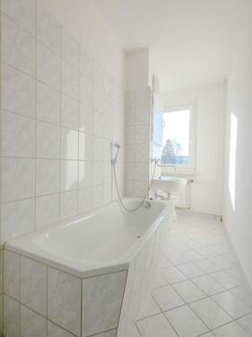 Badezimmer a - Etagenwohnung mit 60,00 m&sup2; in Neustadt in Sachsen zur Miete