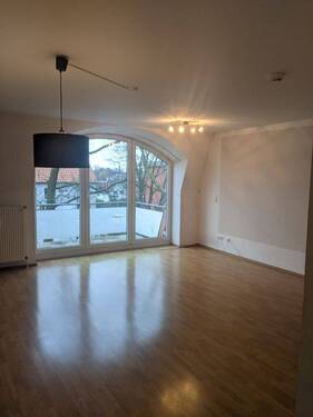 Wohnzimmer - 3 Zimmer Etagenwohnung zum Kaufen in Oldenburg
