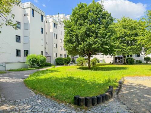 Außenansicht - **Bezugsfreie Wohnung in ruhiger Wohnlage in Taufkirchen**