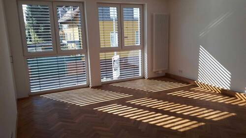 Bild 1 - Stilvolle DHH mit wunderschönem Garten