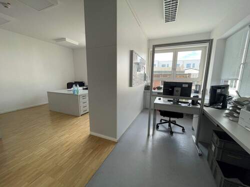 exemplarisches Büro - 