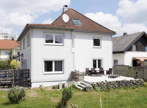 Terrasse und Garten - 6 Zimmer Einfamilienhaus zum Kaufen in Neuötting