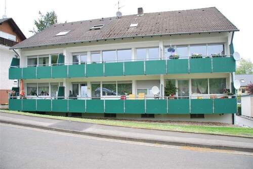 Außenansicht Bev. Eichenweg 12 - Beverungen - 3-Zi. Dachgeschoss-Whg. nähe Schulzentrum