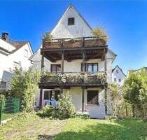 Nettes 3-Familienhaus mit Garage in Stuttgart-Untertürkheim