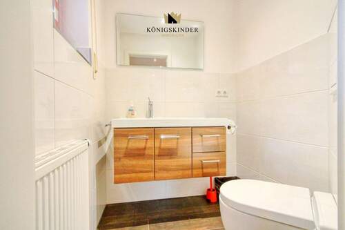 Modernes Gäste Bad - Doppelhaushälfte mit 103,00 m&sup2; in Weisenbach zum Kaufen