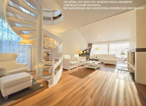Wohnzimmer mit Treppe zur Galerie - 