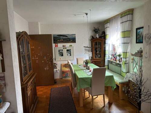 Esszimmer im EG - 5 Zimmer Doppelhaushälfte zum Kaufen in Buckenhof