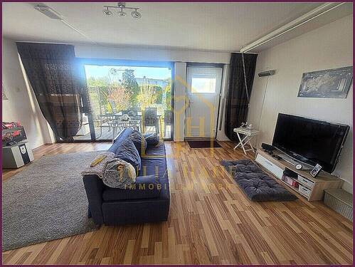 Wohnzimmer - 6 Zimmer Einfamilienhaus zum Kaufen in Mettmann