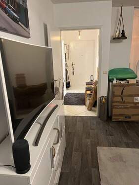 Wohnzimmer mit Flur - Etagenwohnung mit 50,00 m² in Bernau bei Berlin zur Miete