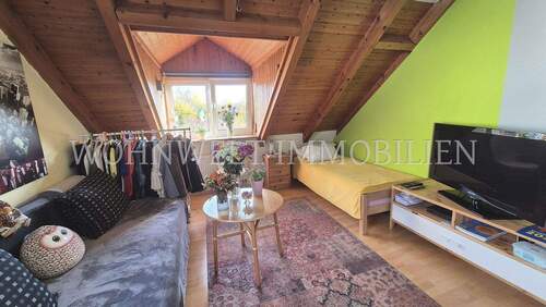 Wohnraum - Gemütliches 1-Zi.-DG-Apartment in Neufahrn