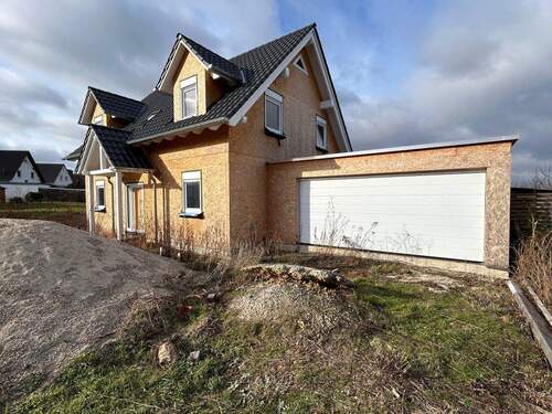 Ansicht - Einfamilienhaus mit Doppelgarage -nicht fertiggestellt- Erbbaugrundstück