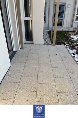 Terrasse - Heimelige Neubauwohnung im Erstbezug! EBK, Terrasse, Fußbodenheizung, Vinyl!