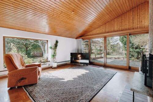 Wohnbereich mit Kamin - 4 Zimmer Einfamilienhaus in Scharnebeck