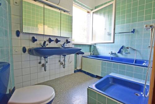 Badezimmer - Einfamilienhaus mit 122,00 m&sup2; in Mülheim zum Kaufen