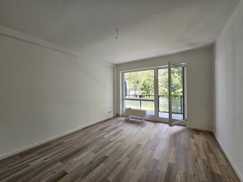 Wohnzimmer - Energetisch sanierte Wohnung mit Balkon in Lichterfelde-West!