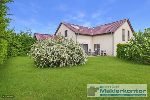 Garten - eingerichtetes Ferienhaus in idyllischer Lage mit Whirlpool