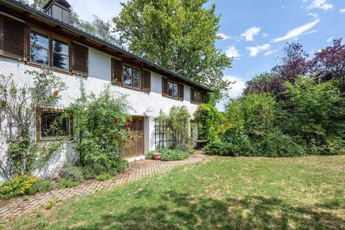 Titelbild - AIGNER - Wohnen im Grünen: Einfamilienhaus mit großzügigem Garten nahe der Ludwigshöhe