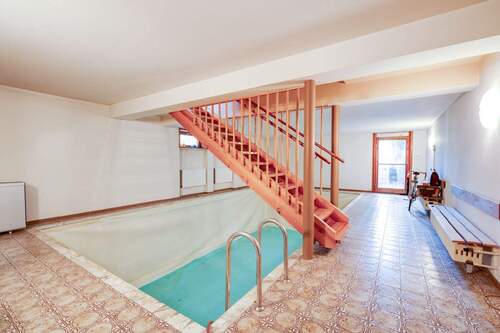 Pool_im_Untergeschoss - 