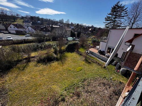 Gartenansicht mit Nachbar - 