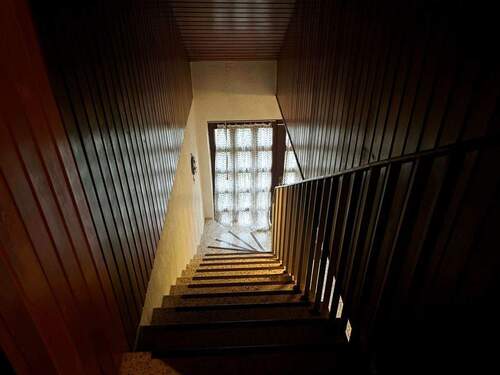 20 Treppe zum Dachboden.jpg - 