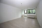 Wohnzimmer - 3 Zimmer Etagenwohnung zum Kaufen in Stuttgart