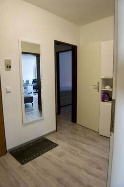 Flur zum 1. Schlafzimmer - 